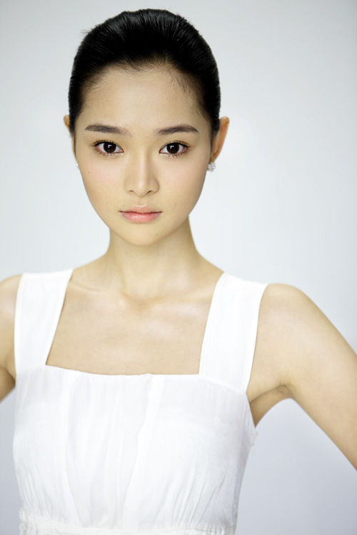 双儿何琢言写真稚嫩清纯