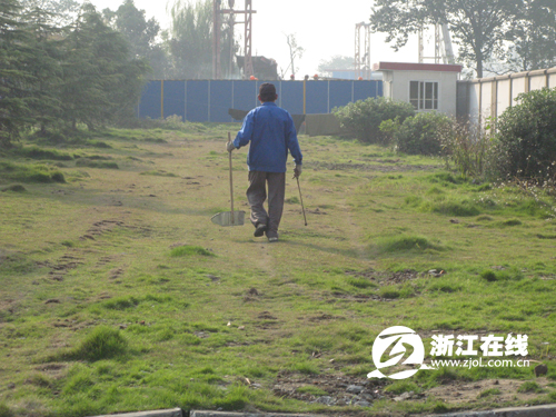 杭州锦绣中学的消防栓 为什么一年半时间都没