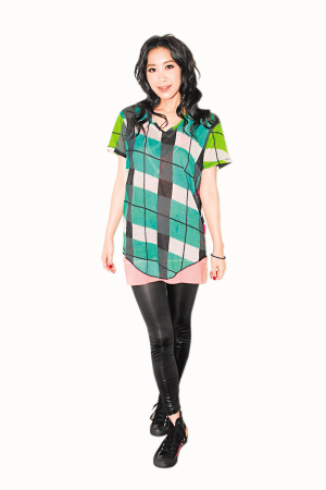 紧身裤袜show美腿--临海新闻网