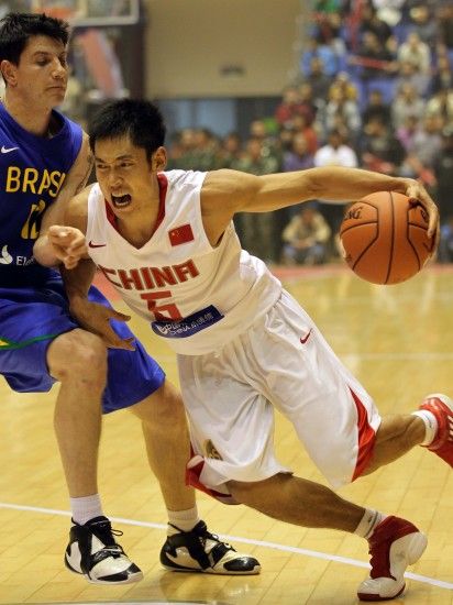 男篮国手张庆鹏加盟新疆 200万年薪另加百万广