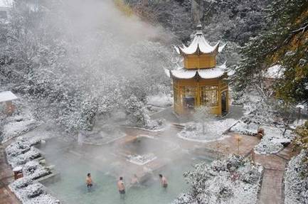 黄山飘雪温泉