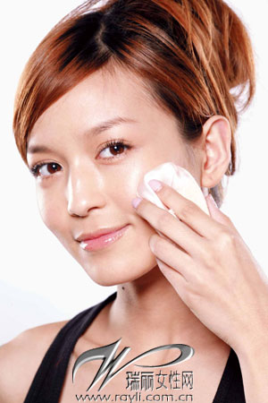 怎么样才让底妆更服帖 10088507_046900.jpg