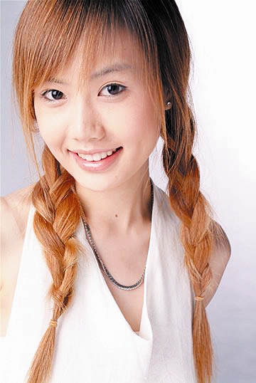 超女王贝于11月15日在武汉中奥整形医院接受整形