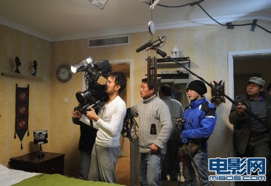 《b区32号》追求真实效果 演员tae亲自上阵做摄像