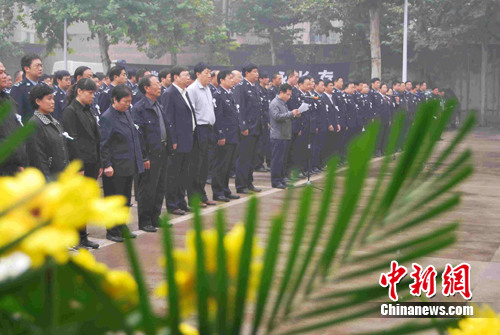 �ӱ�һ��׷������ ������ǧ���˰���(ͼ)